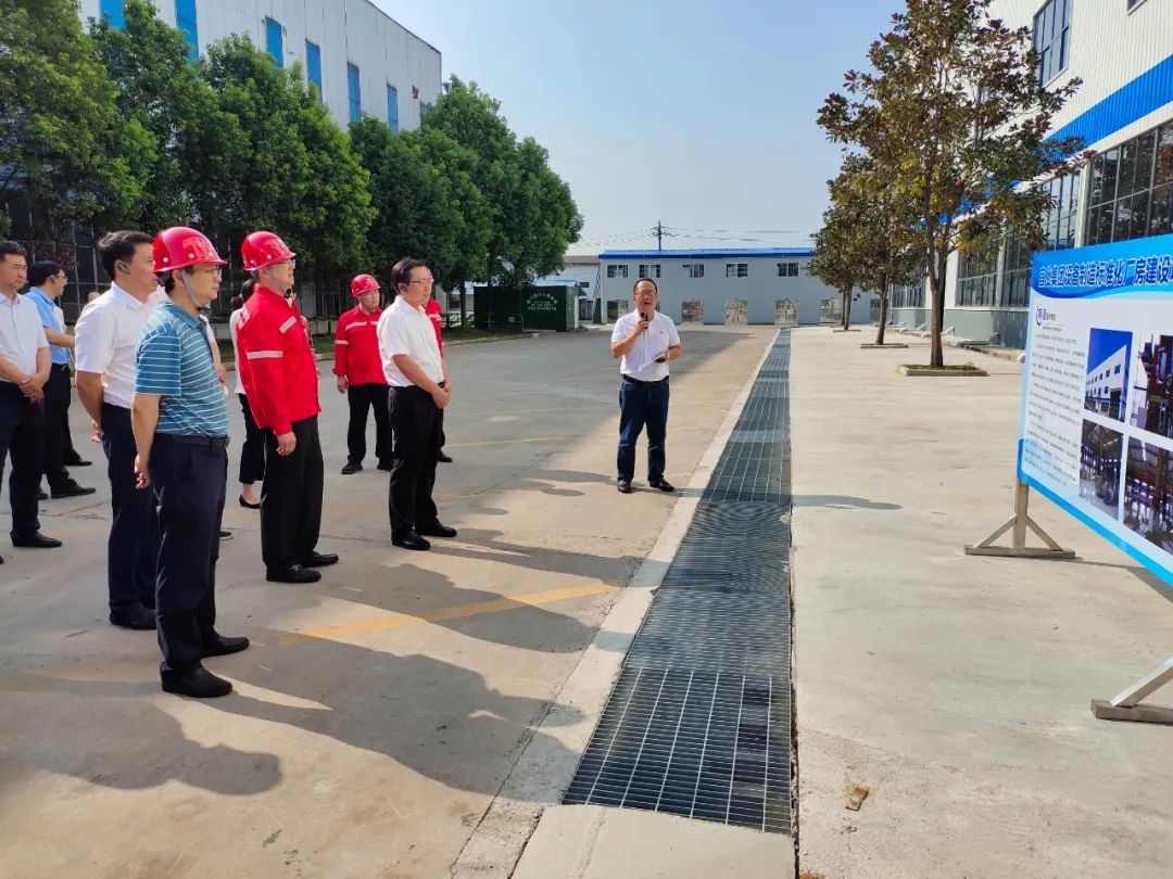 現(xiàn)場觀摩！猇亭區(qū)二季度項目拉練活動走進化機公司設(shè)備制造標(biāo)準(zhǔn)化廠房建設(shè)項目