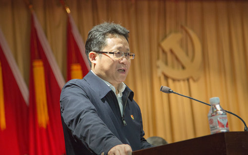 宜化集團(tuán)召開2019年慶?！拔逡弧眹?guó)際勞動(dòng)節(jié)暨表彰大會(huì)(圖12)