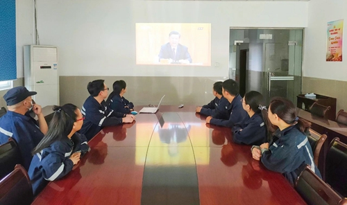 向抗疫英雄致敬！宜化集團(tuán)組織收看全國(guó)抗擊新冠肺炎疫情表彰大會(huì)(圖7)