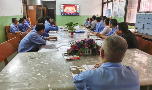向抗疫英雄致敬！宜化集團(tuán)組織收看全國(guó)抗擊新冠肺炎疫情表彰大會(huì)(圖12)