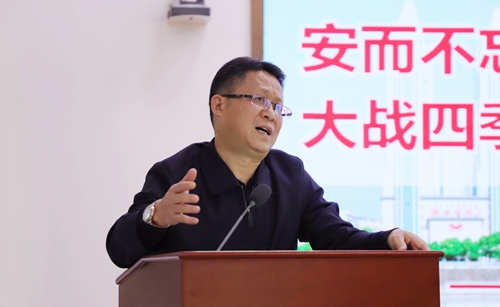 王大真到松滋肥業(yè)、楚星公司、新材料公司和股份公司現(xiàn)場(chǎng)調(diào)研(圖5)