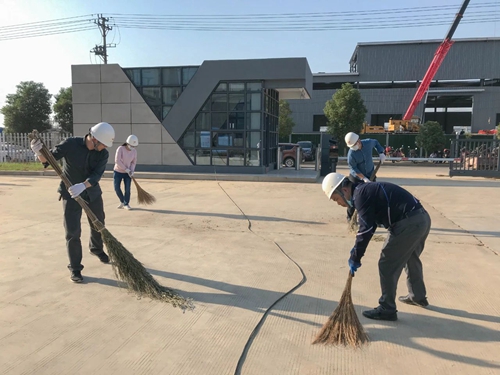 感受工程氛圍參與工程建設(shè) 集團(tuán)總部機關(guān)干部到新材料公司現(xiàn)場勞動(圖6)