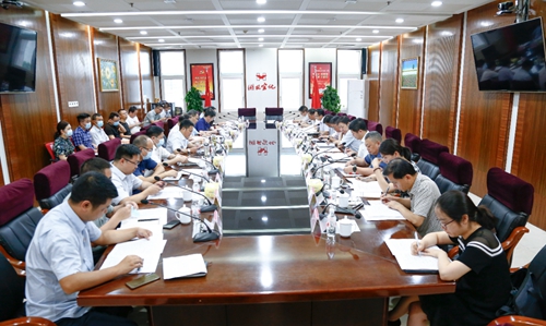 宜昌市國資委黨委書記、主任吳正新帶隊(duì)到宜化集團(tuán)調(diào)研(圖1)