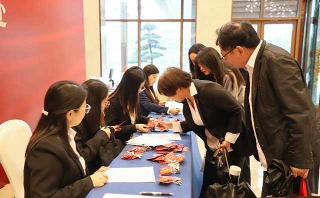肩負(fù)重托共謀發(fā)展！集團(tuán)七屆二次職代會(huì)代表報(bào)到并參觀田家河新項(xiàng)目(圖1)