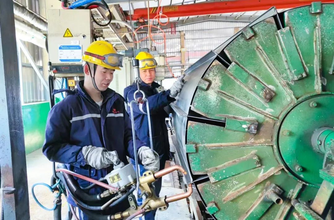 青海宜化電石分廠電極殼班：加強標準化建設，保障電石爐長周期穩(wěn)定運行(圖4)