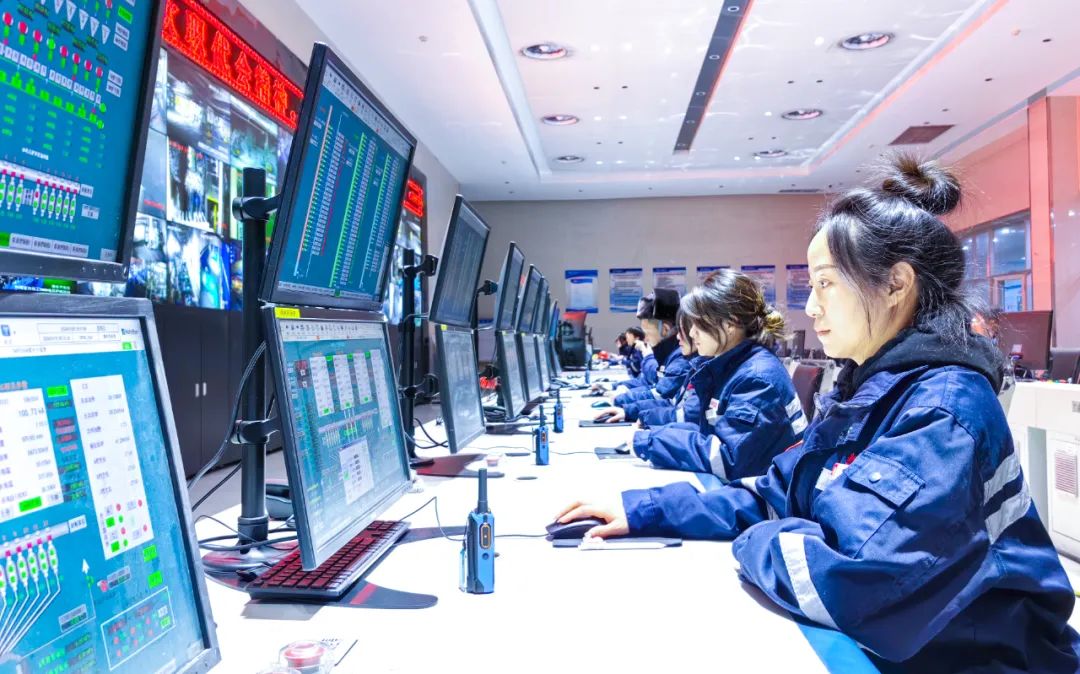 新疆宜化電石車間二一班：強(qiáng)化班組建設(shè)，筑牢基層基石(圖2)