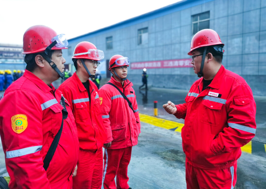 新疆宜化：直擊大修一線，看他們奮戰(zhàn)的身影(圖8)