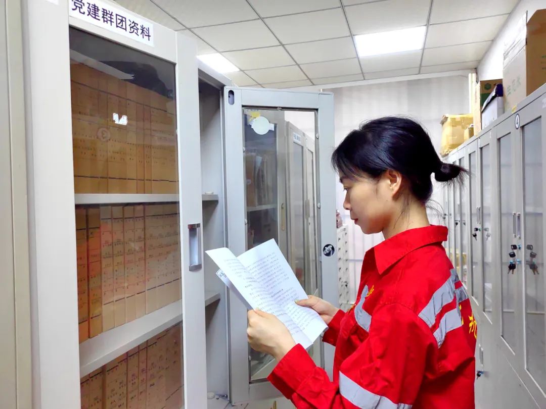 【宜化榜樣】化機(jī)公司李丹：提升素質(zhì)強(qiáng)技能，勇于奉獻(xiàn)顯擔(dān)當(dāng)(圖4)