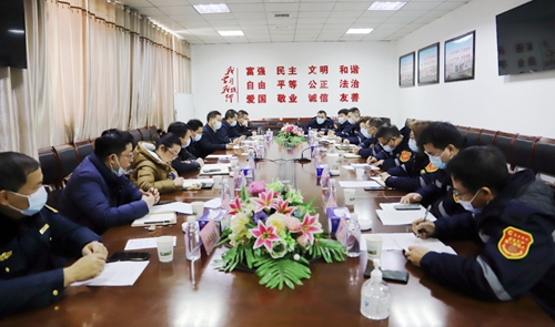 宜都市委副書記、市長(zhǎng)李澤剛一行到楚星公司開展“千名干部進(jìn)千企”服務(wù)活動(dòng)